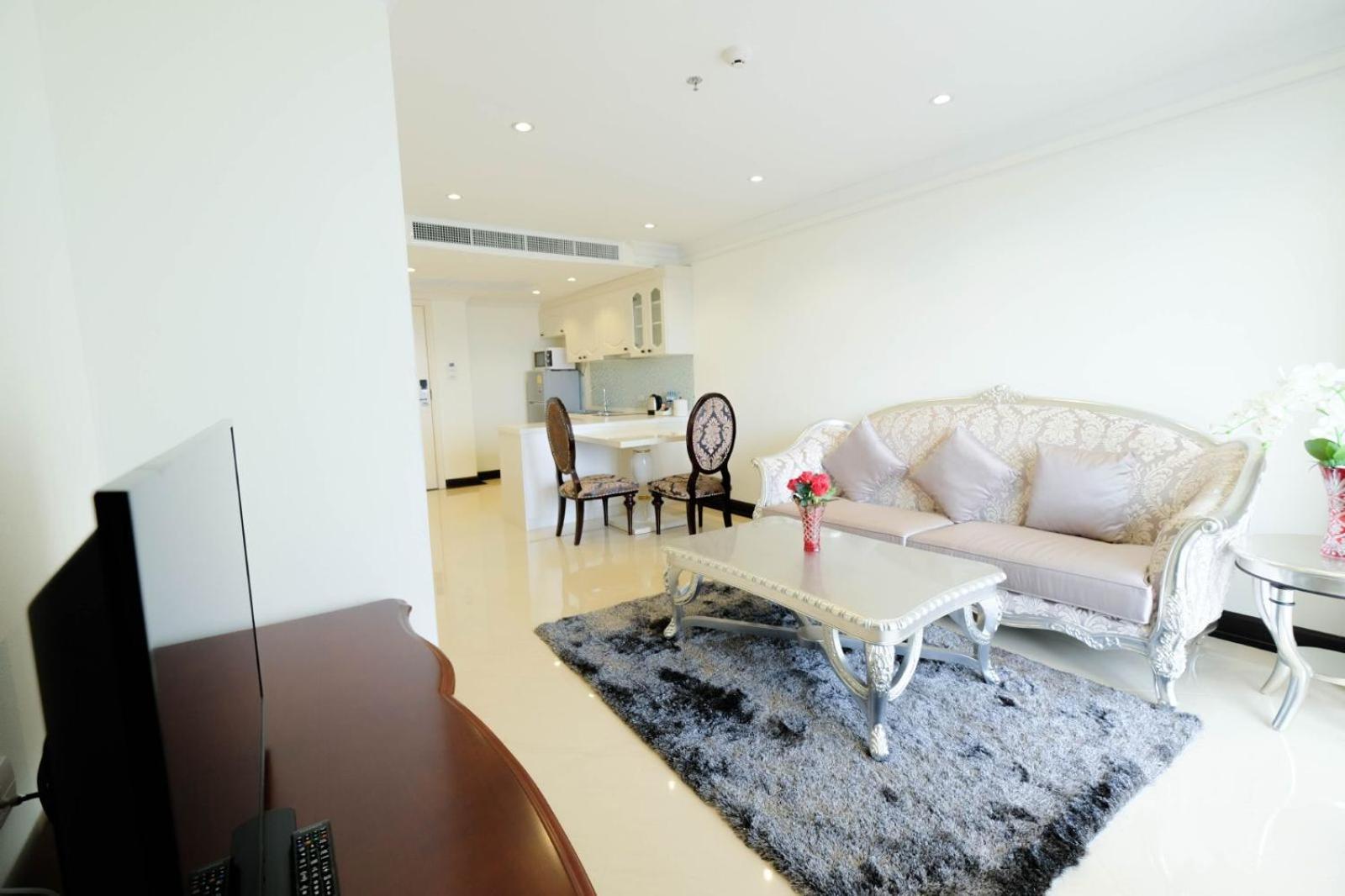 Lk President Hotel Патая Екстериор снимка
