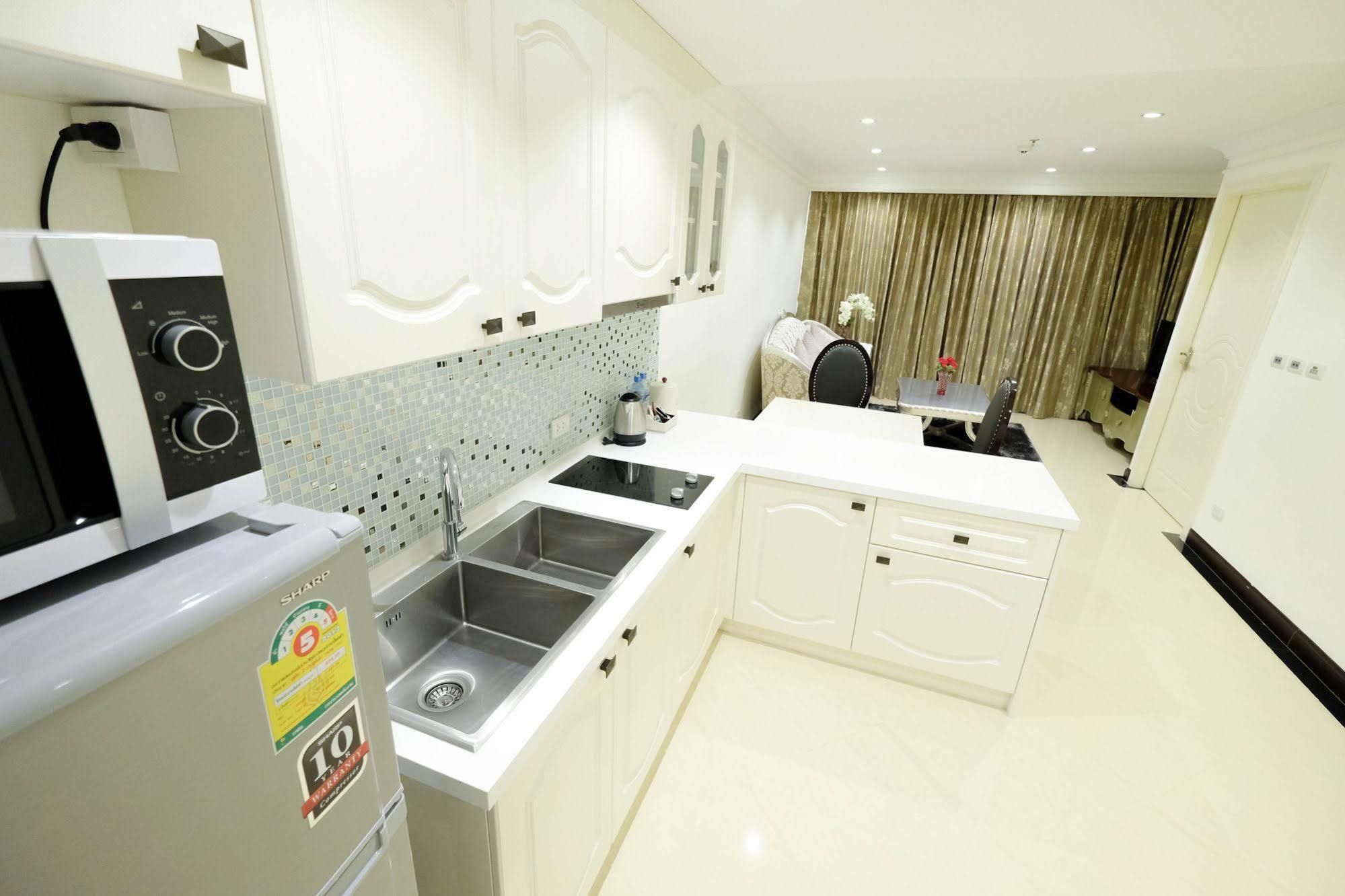 Lk President Hotel Патая Екстериор снимка