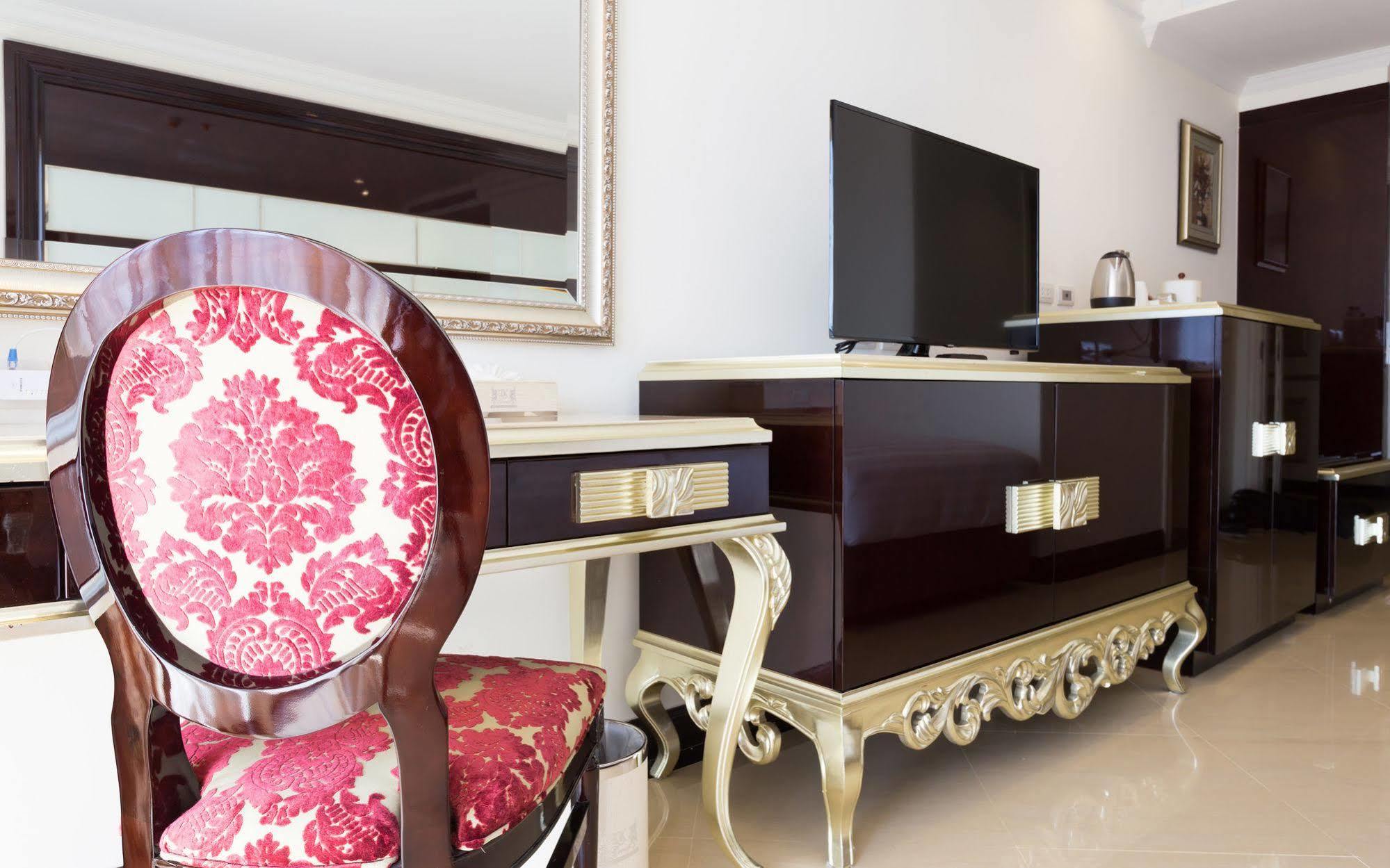 Lk President Hotel Патая Екстериор снимка