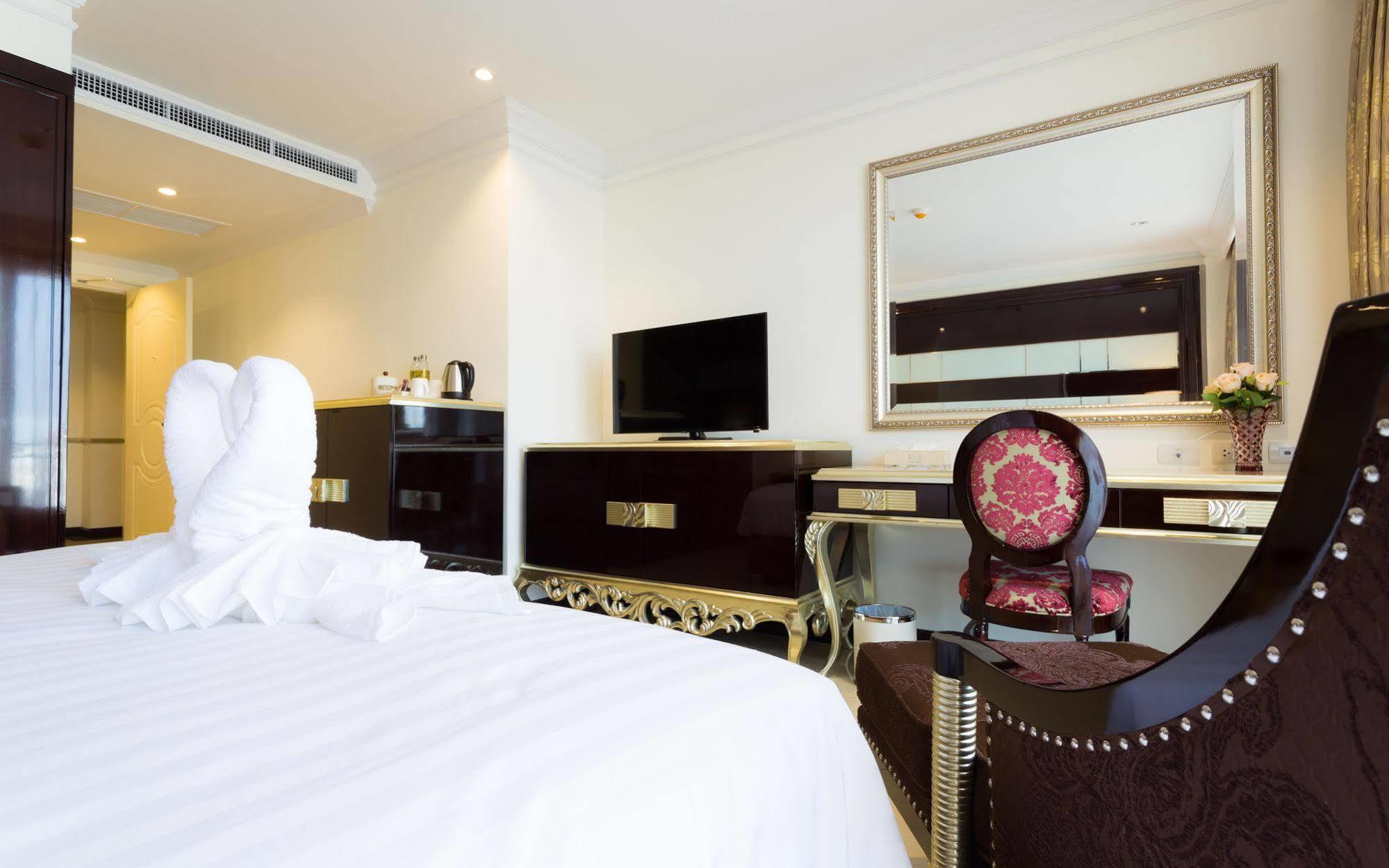 Lk President Hotel Патая Екстериор снимка