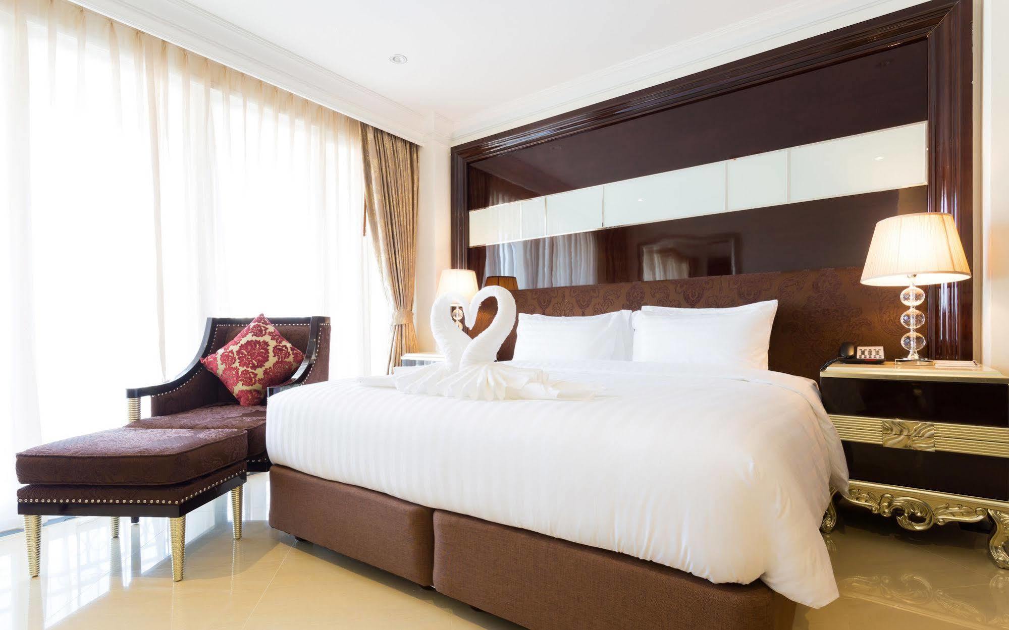 Lk President Hotel Патая Екстериор снимка