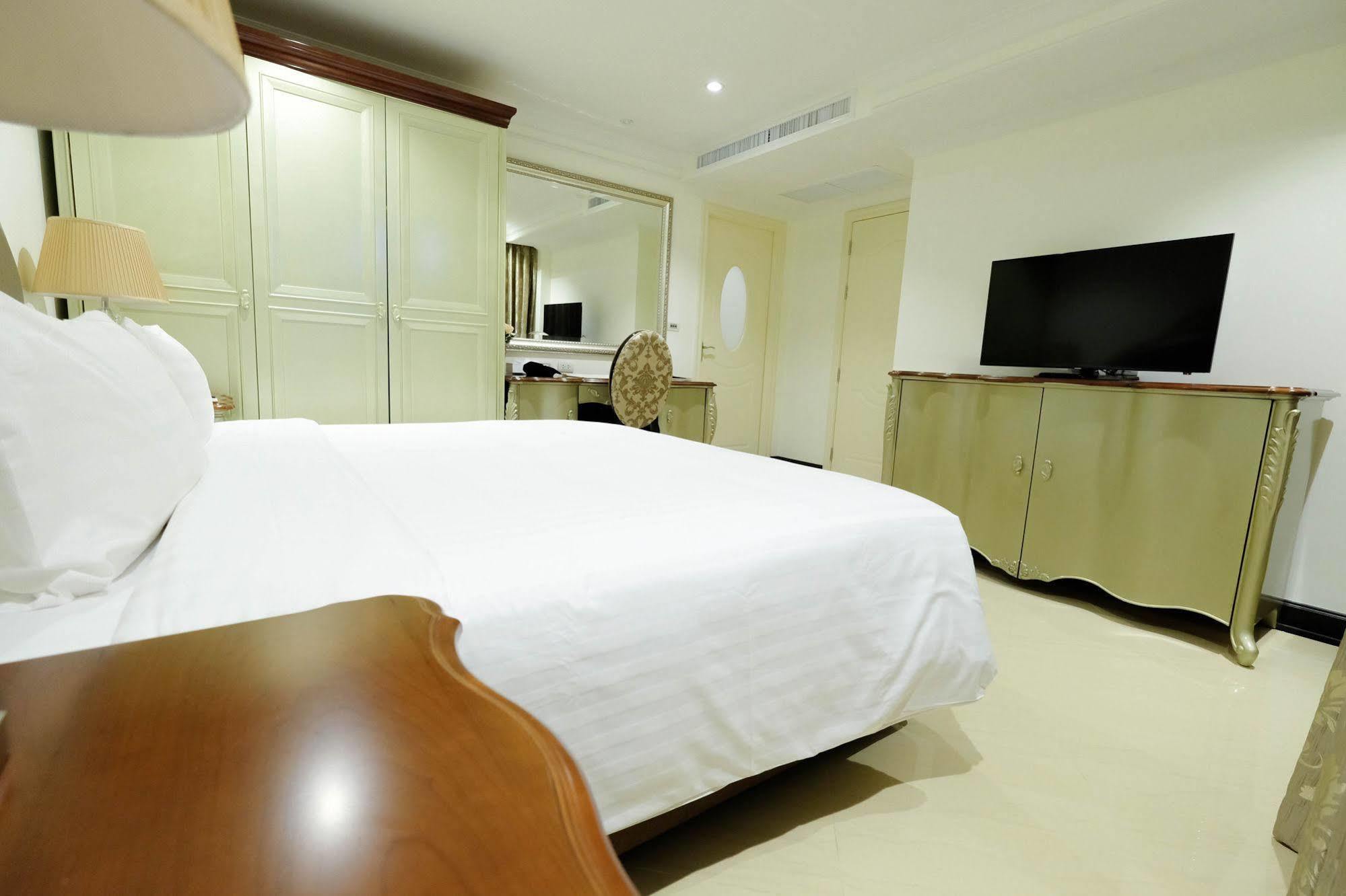 Lk President Hotel Патая Екстериор снимка