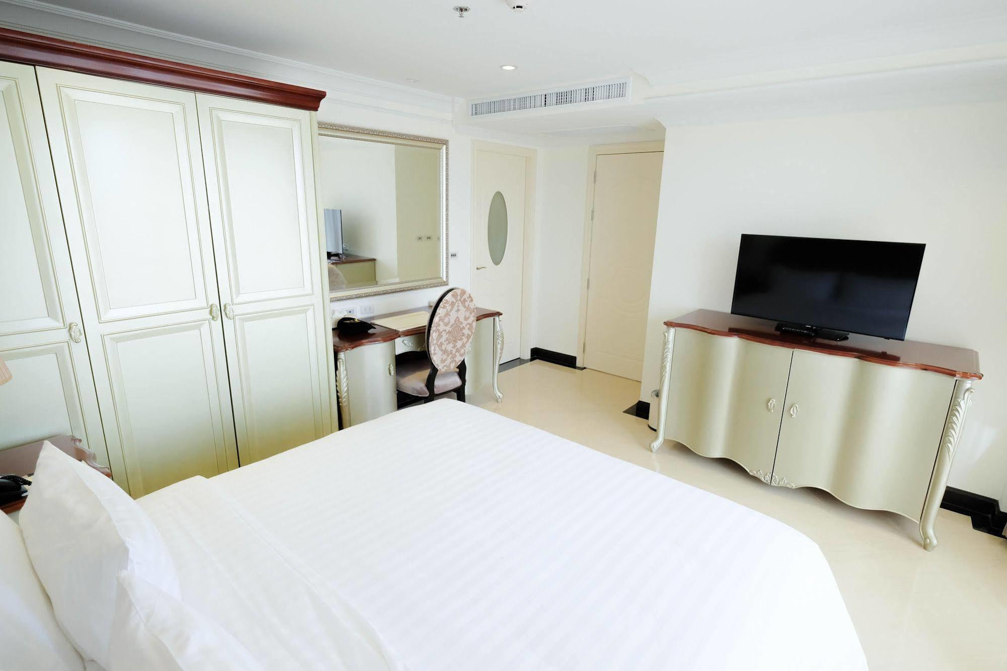 Lk President Hotel Патая Екстериор снимка